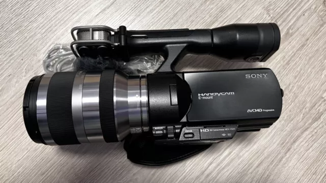 Caméscope numérique HD avec objectifs de type E, NEX-VG30