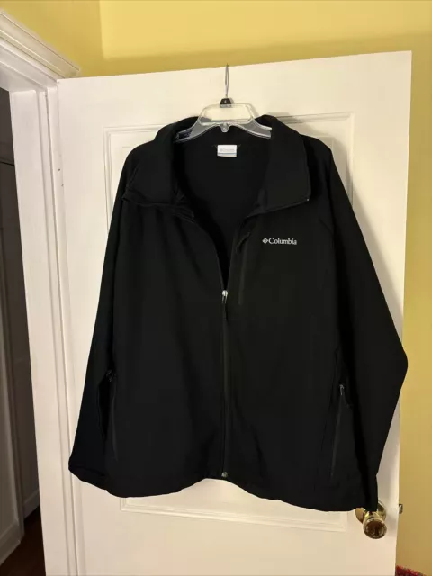 Columbia Sportswear Men’s Jacket Size XXL Black With Zipped Pockets