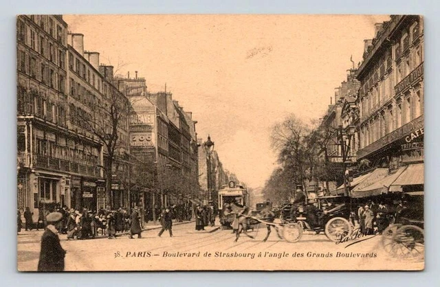 CPA Paris Boulevard de Strasbourg a l'angle des Grandes Boulevards Postcard