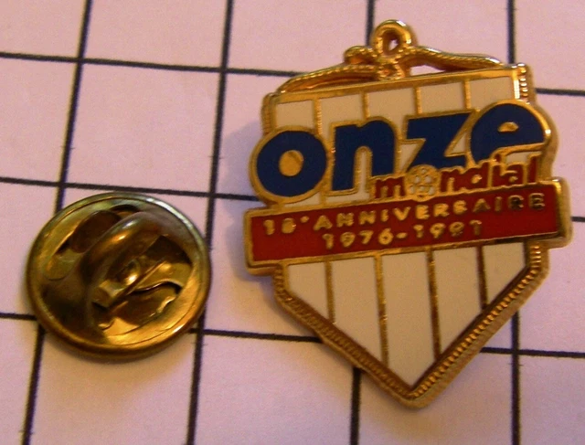 Pin's Football Foot ONZE Mondial Média Presse Journal LE BUT