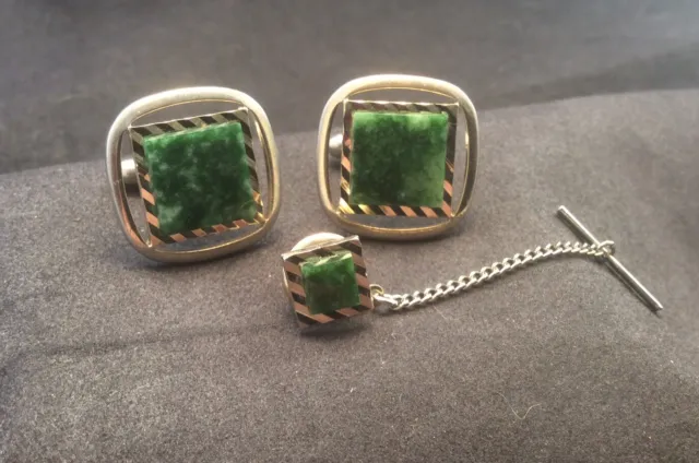 Princess Cut Green Jade Stone Gold Tone Vintage SWANK Cuff Links & Tie Tax Pin
