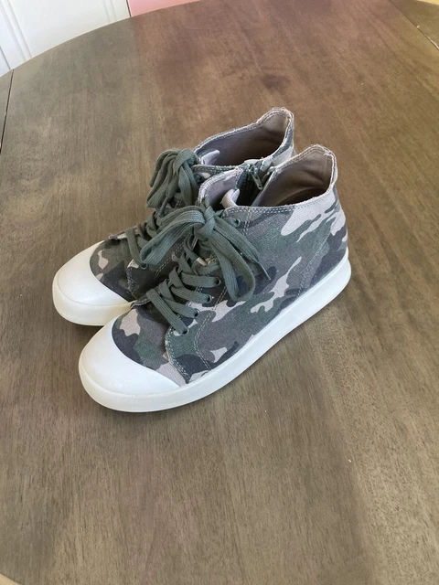 Rocket Dog Camo Size 9.5 High Top Zipper Side Pre-Owned Euc