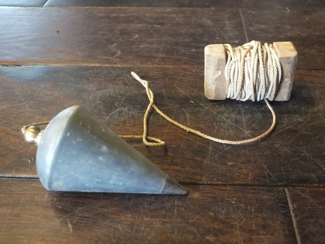 Bob de plomada y línea. Acero. 300g. 46325