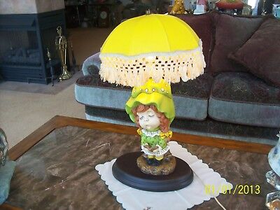 Holly Hobbie -RARE- Vintage Ceramic Large Table Lamp With Ceramic Umbrella Shade