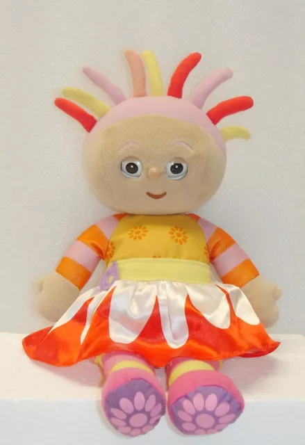 In The Night Garden Musical Chase N Play Moving Bed Upsy Daisy "Doll Only"figure