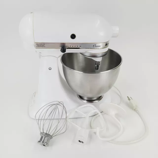 Kitchen Aid Classic White Mixer Model # K45SS 10 Speed With 3 Attachments Tested