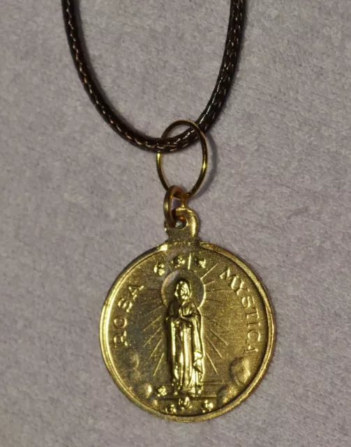 Talisman oder Amulett - Marienbild an Halsband.