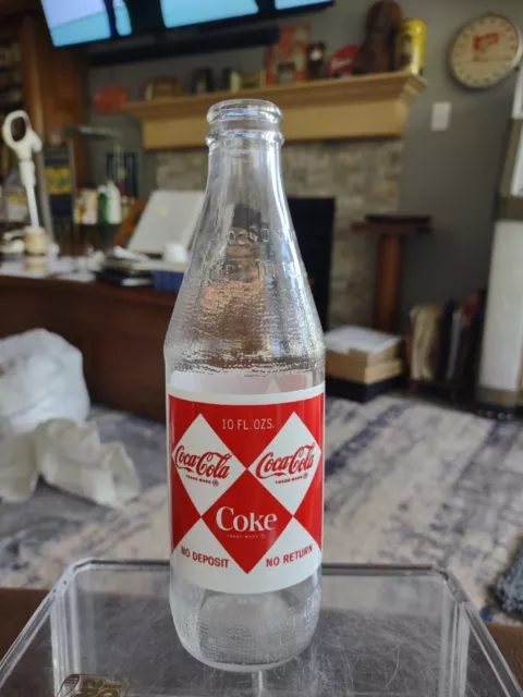 1966 Coca Cola ACL Diamond logo 10 oz bottle. EXC condition