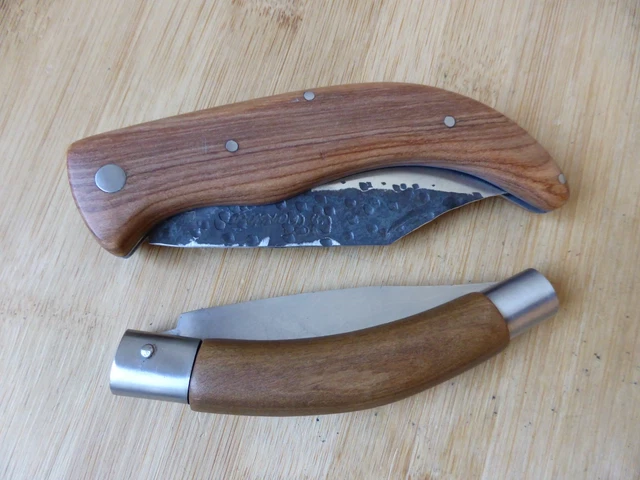 QS111H1 Couteau QSP Mamba V2 Blue Lame Acier D2 Satin Manche Micarta