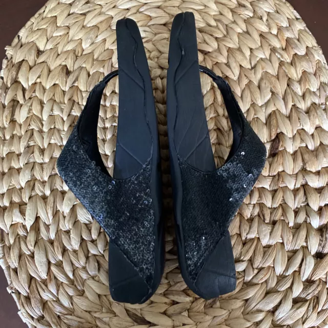 FitFlop Womens Sandals Thong Black Sequins Comfort Arch Platform sz 6 3
