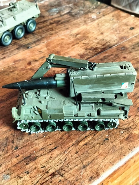 REDIF - AMX 30 Pluton de chez Solido au 1/50 (par Robert B