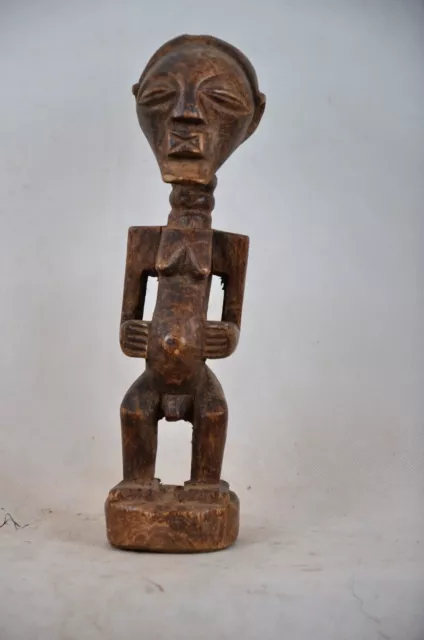African tribal Art, Beautiful songye statue from Democratic Republic of Congo.