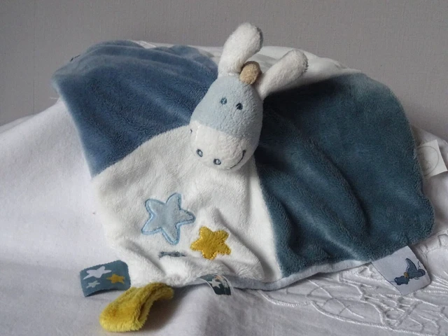 Doudou Plat Carre Ane  Noukies 24 Cm Gris Bleu Blanc  Broderie Etoiles