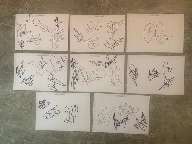 35 x SUNDERLAND FC signatures - hand signed - white autograph paper