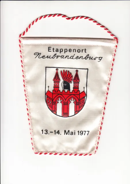 DDR Wimpel 30. Internationale Friedensfahrt 1977 Etappenort Neubrandenburg