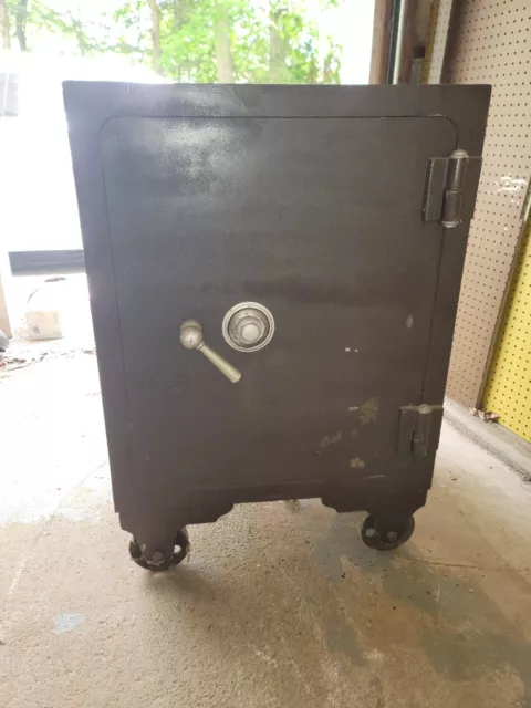 Diebold Safe and Lock Co Vintage Safe w/combo and keys