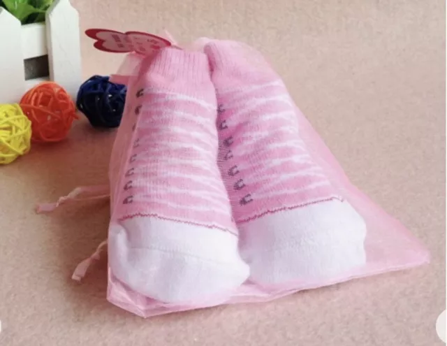 Nuovi calzini lavorati a maglia in cotone biologici per bambine