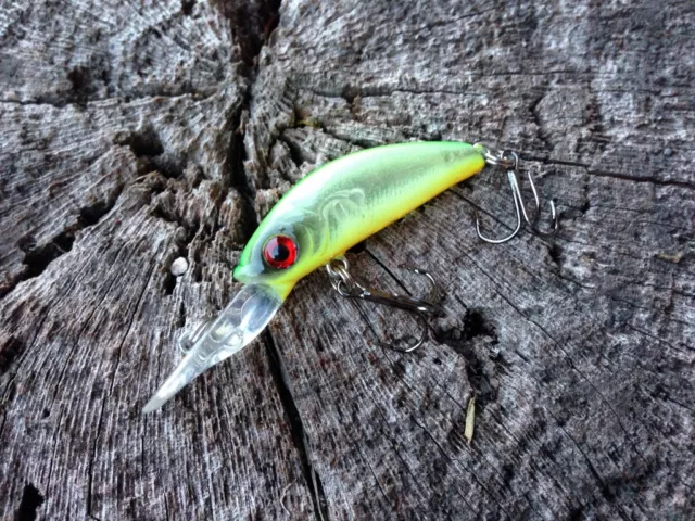 BREAM FINESSE SPINNING Crank Diving Fishing Lure Whiting Trout
