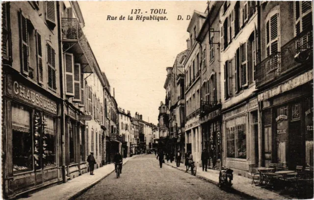 CPA TOUL - Rue de la Republique (386057)