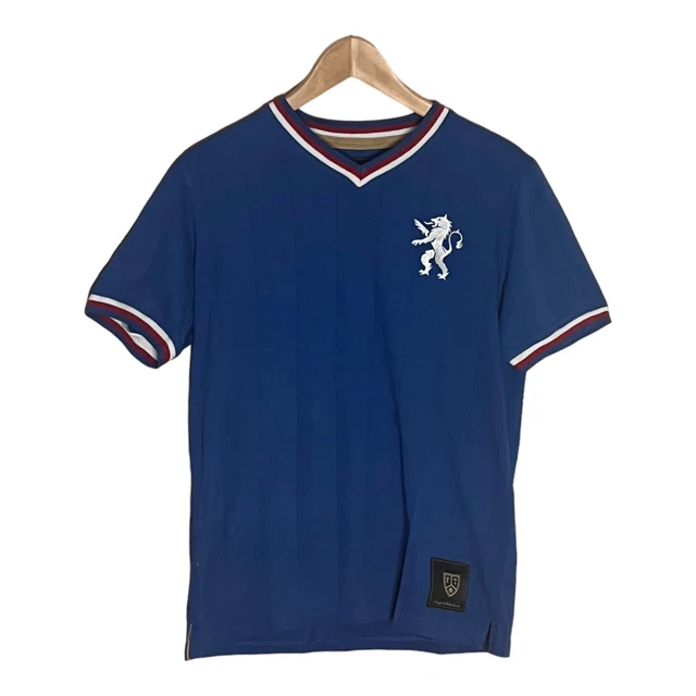 Chelsea Football Club Inspired Retro Mens Slim Fit T-Shirt Rampant Lion Emblem