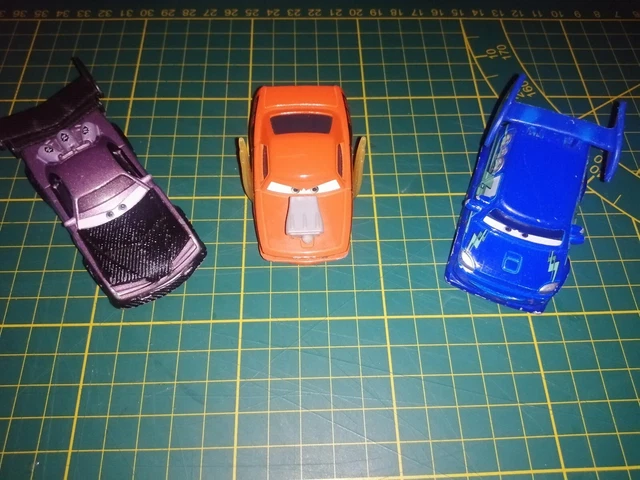 lot de  voitures cars disney pixar metal  d occasion