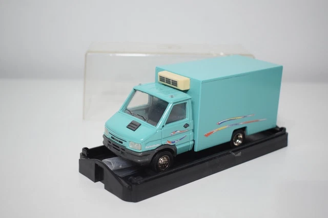 ASSISTANCE RALLYE SAVIEM SB 2 TEAM ALPINE RENAULT ELF 1973 Berlinette