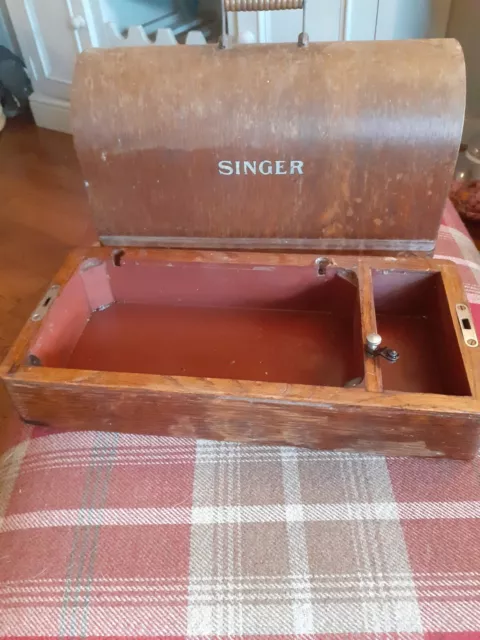 Singer Sewing Machine CASE And BASE ONLY.  HAS KEY   99k