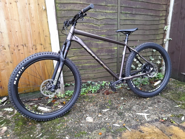 Whyte shop 909 v3