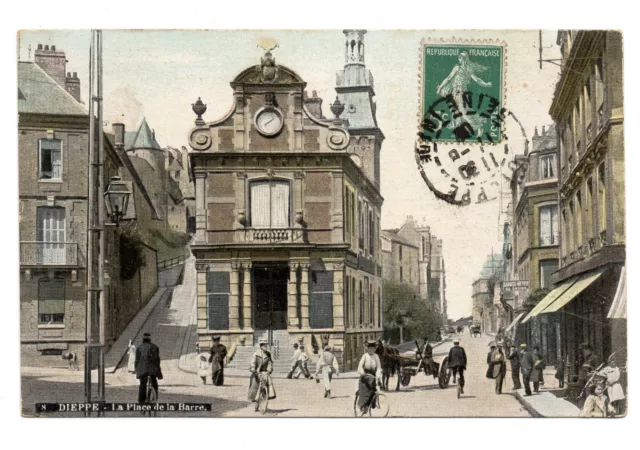 CPA - 76 - DIEPPE  - la place de la Barre - animée - colorée - voyagée en 1908