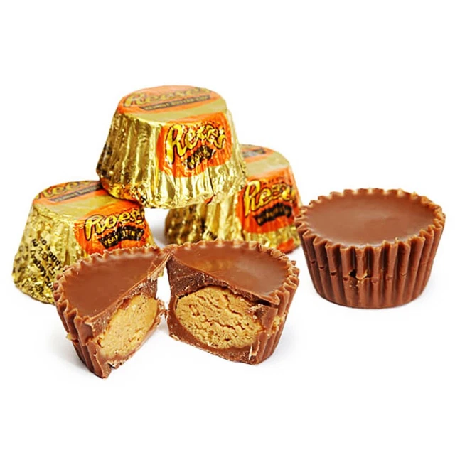 Reese's Peanut Butter Cups Miniatures Bulk Box, Milk Chocolate, 105 Pieces, 32.5