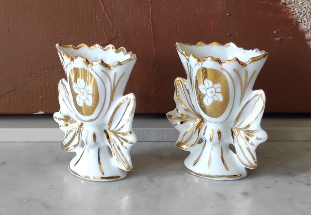 Ancienne Paire de Vases d'Eglise ou de Mariés en Porcelaine de Paris Décor Or \3 2