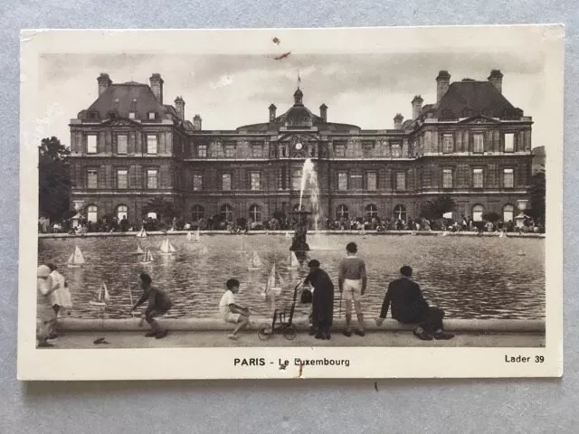 Cpa Paris (75) Le Luxembourg - Jardin, Bassin, Enfants Jouant Avec Bateaux