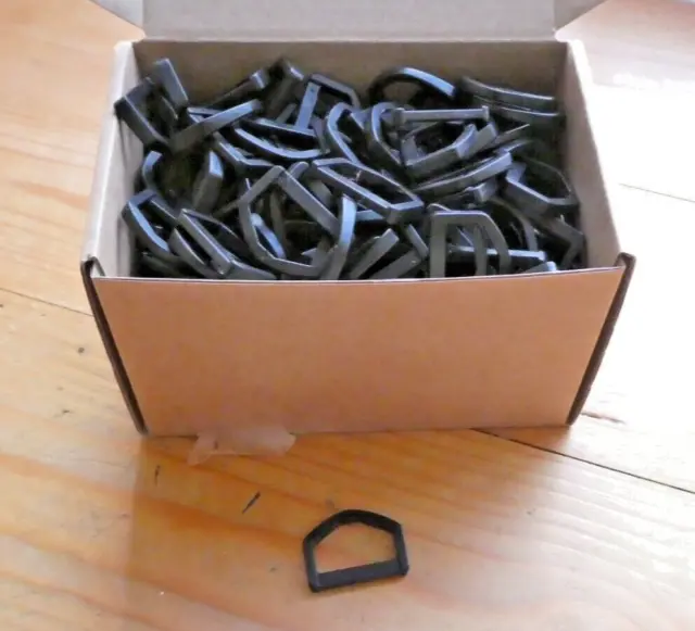 200 hebillas de anillo de plástico negro Dee para correas/correas de 25 mm