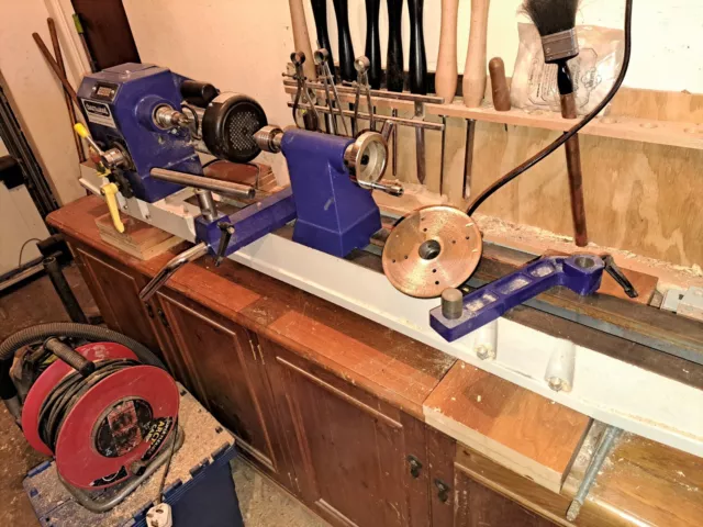 CHARNWOOD W813, Wood Lathe, Cast Iron Bed