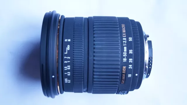 NIKON FIT SIGMA 18 - 50 mm f2.8 EX DC MACRO AF Lens 18-50mm 2.8 + CAPS