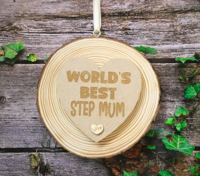 Step Mum Geschenkplakette graviert Herz Log Weltbestes süßes personalisiertes Geschenk