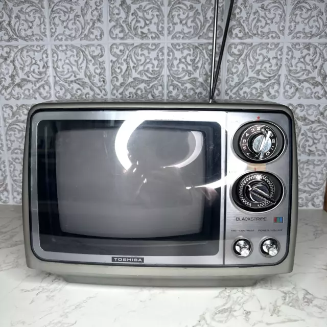 VINTAGE WORKING TOSHIBA Blackstripe TV 9 VINTAGE WORKING TOSHIBA Blackstripe TV 9