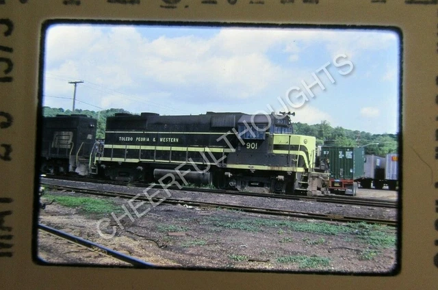 Original '73 Kodachrome Slide TPW Toledo Peoria Western 901 GP35 Peoria    31C43