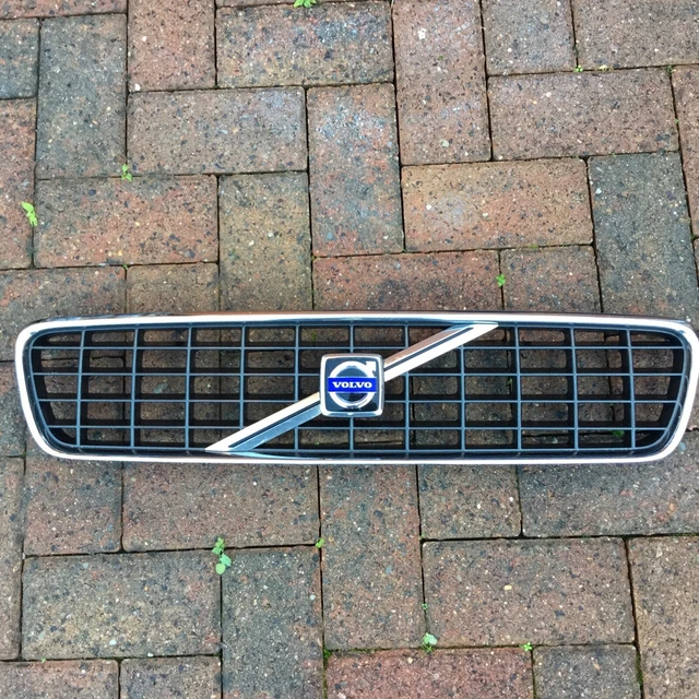 Volvo s40 on sale grille replacement
