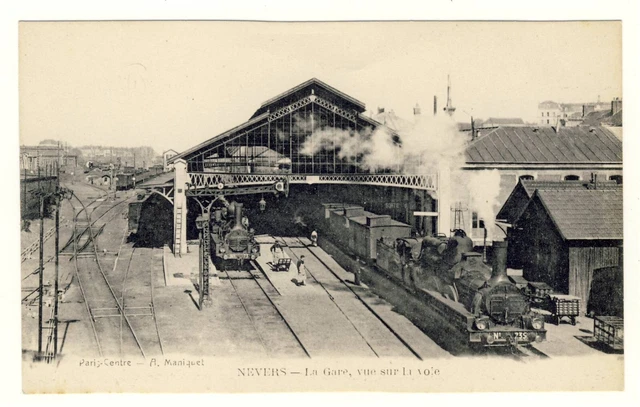 Cpa 58 Nevers. La gare et ses anciennes locomotives. Vue sur la voie. Dos divi