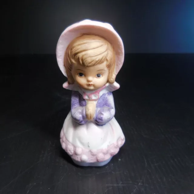 Statue figurine jeune fille religieuse prière vintage céramique porcelaine N6614