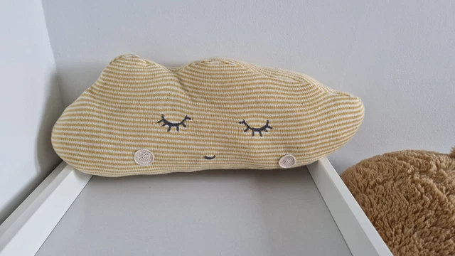 Cojín de nube a rayas para mamás y papás