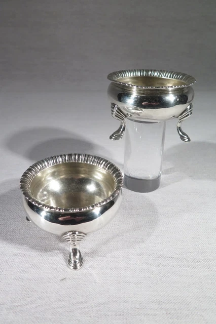 ANCIENNE JOLIE PAIRE DE SALERONS EN ARGENT MASSIF GRANDE BRETAGNE EPOQUE XIX ème