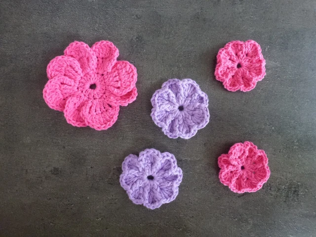 Häkelblumen, Blüten, Aufnäher, Applikation, Deko, Dekoblüten  lila + pink * NEU