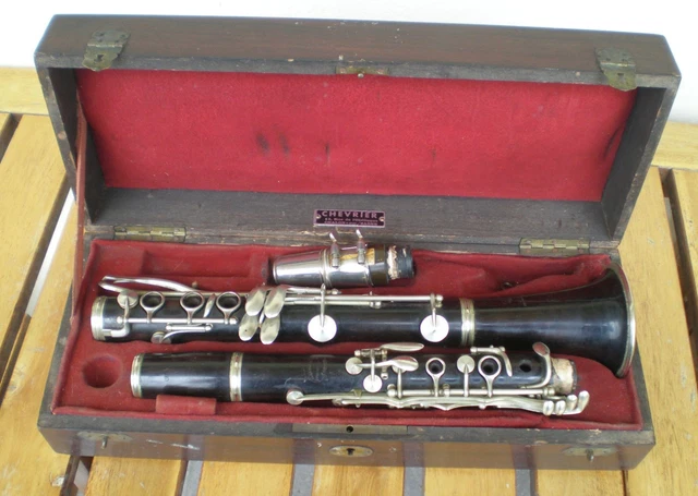 ANCIENNE CLARINETTE COUESNON dans son étui EUR 34,50 - IT