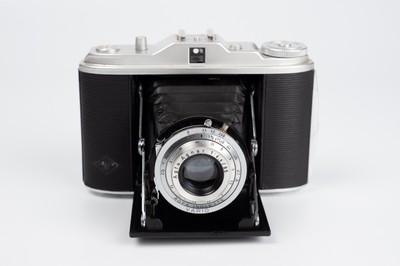 AGFA ISOLETTE i con 4,5/85mm AGFA APOTAR e borsa. 