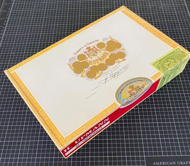 H. UPMANN "25-Churchills" Wood Cigar Box Dominican Republic Vintage Excellent