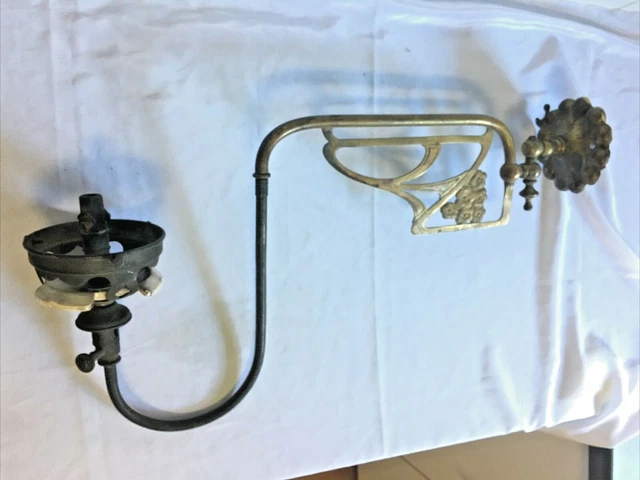 RARE STELLUX ANTIQUE VICTORIAN BRASS GAS LIGHT FITTING Approx 57 x 27 cm