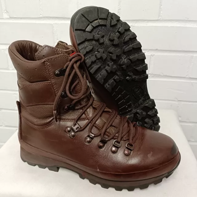 FEMALE ALTBERG BROWN LEATHER HIGH LIABILITY COMBAT DEFENDER BOOTS; 8 M , British