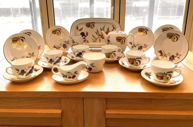 🫖Royal Worcester Evesham Gold - For tea lovers , a great tea set 24 pieces.☕️